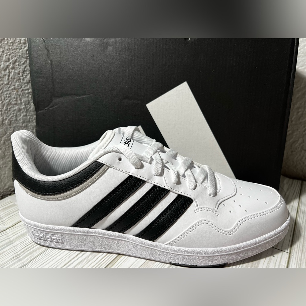 Adidas men’s Hoops 4.0 Low Casual‎ basketball Shoes sneakers White size 9 JQ9985